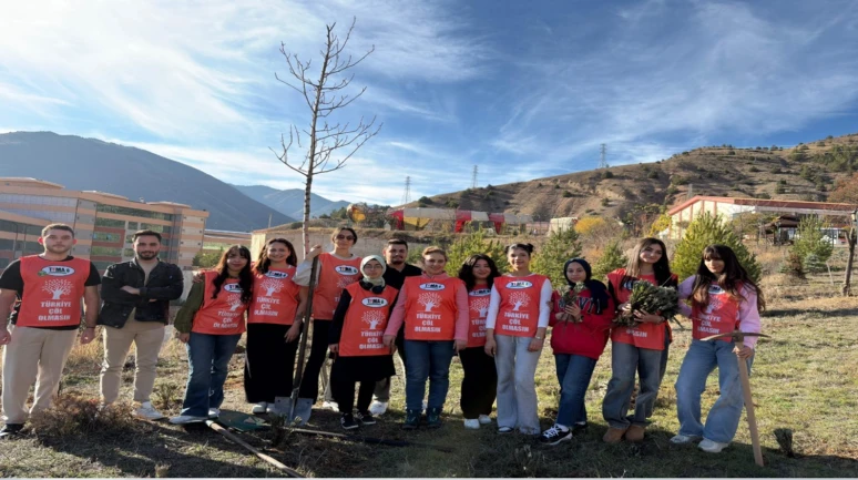 Gümüşhane Üniversitesi'nde Kampüs Lavanta Kokacak: Fideler Toprakla Buluştu