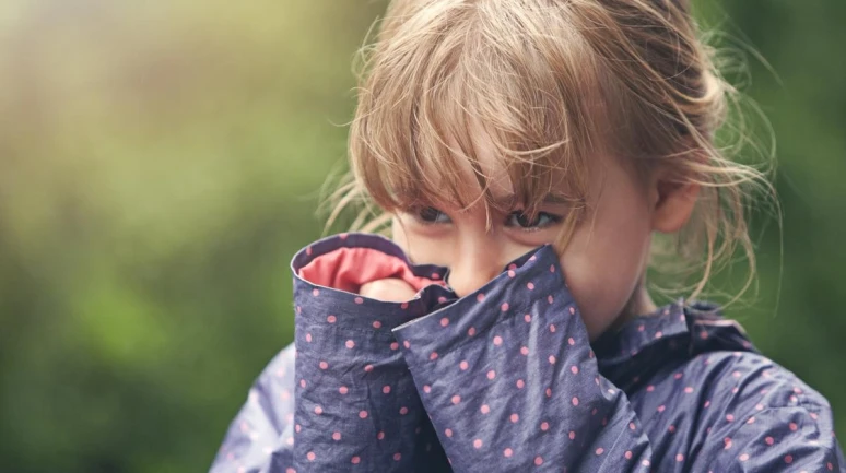 Çocuklarda çekingenlik duygusunu yenmek için en etkili yöntemler nelerdir?