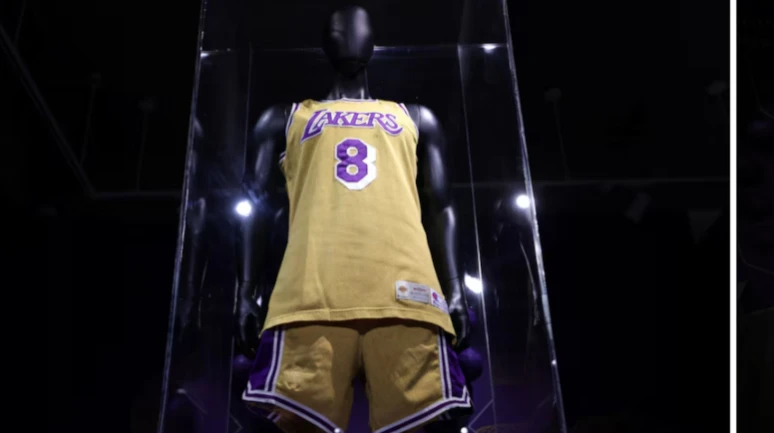 Kobe Bryant'ın 29 yıllık formasına servet ödediler