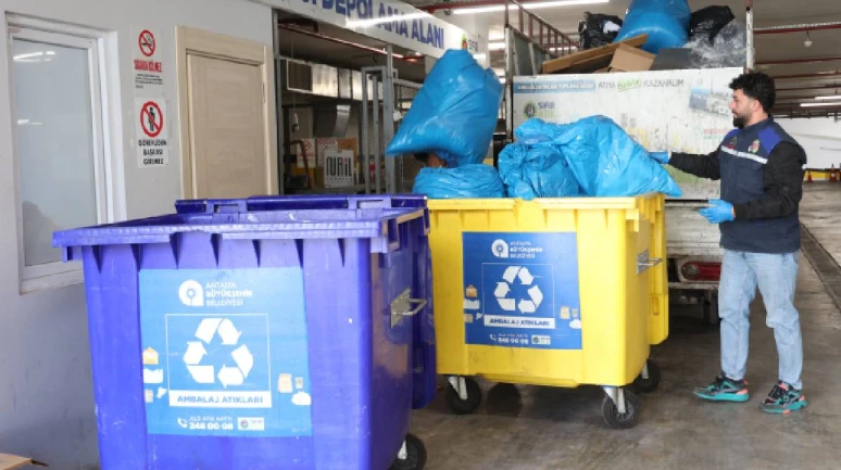 Antalya Büyükşehir Belediyesi, çevreye duyarlı uygulamalarıyla öne çıkıyor