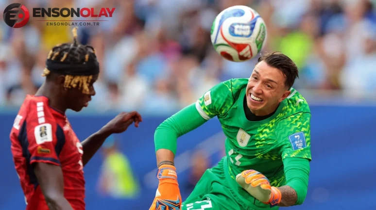 Dünya Kupası'nda rekor kıran Muslera: Yeşil Burun Adaları maçında Uruguay'ı kör etti