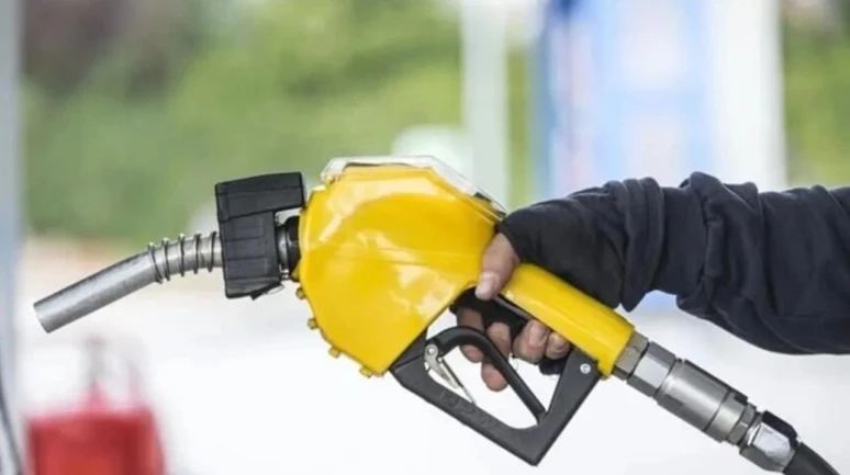 Akaryakıt tabelaları yine değişti: Motorine sert zam