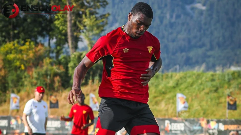 Göztepe'de Sinclair Armstrong, büyük beğeni topladı