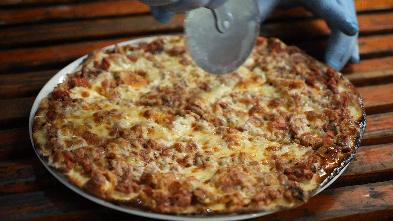 Bursa'nın 'Değirmen Pide'si İtalya'nın ünlü pizzalarıyla rekabet ediyor