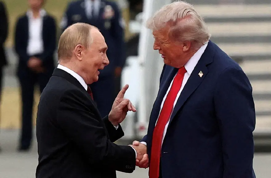 1,5 saat sürdü, ikisi de telefonu kapatmak istemedi. Putin ve Trump ne konuştu? 