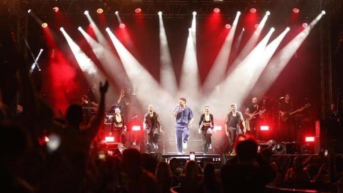29 EKİM İSTANBUL ÜCRETSİZ KONSER PROGRAMI 2026: HANGİ SANATÇI, NEREDE, SAAT KAÇTA SAHNE ALACAK? İLÇE İLÇE 29 EKİM ETKİNLİK TAKVİMİ!