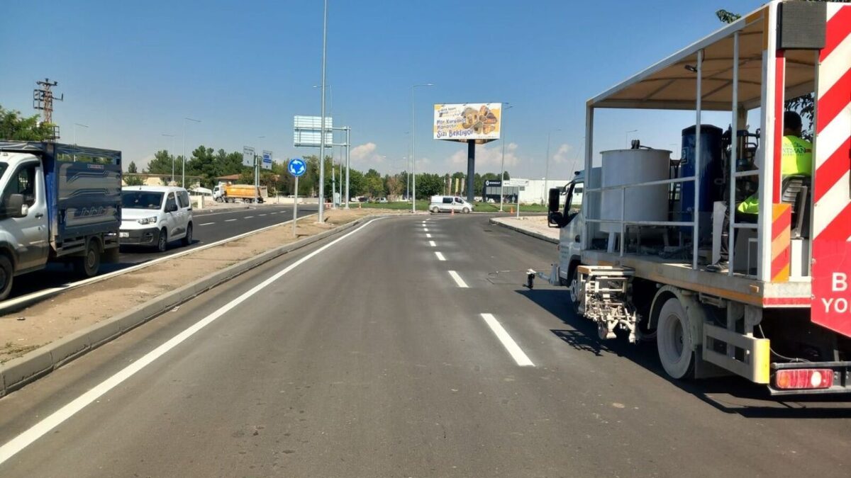 8 Kilometrelik Yolun Çizgileri Yenilendi