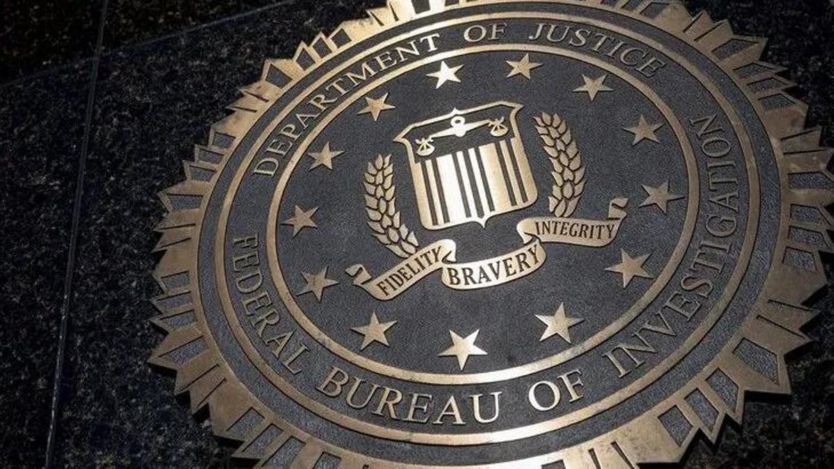 ABD'de FBI'da çatlak! 'Gizli bilgileri basına sızdırdı'