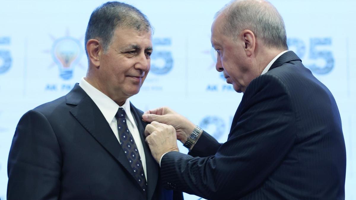 AK Parti'ye katılan Cemil Tugay konuştu: "Hayatım boyunca unutamayacağım bir gurur"