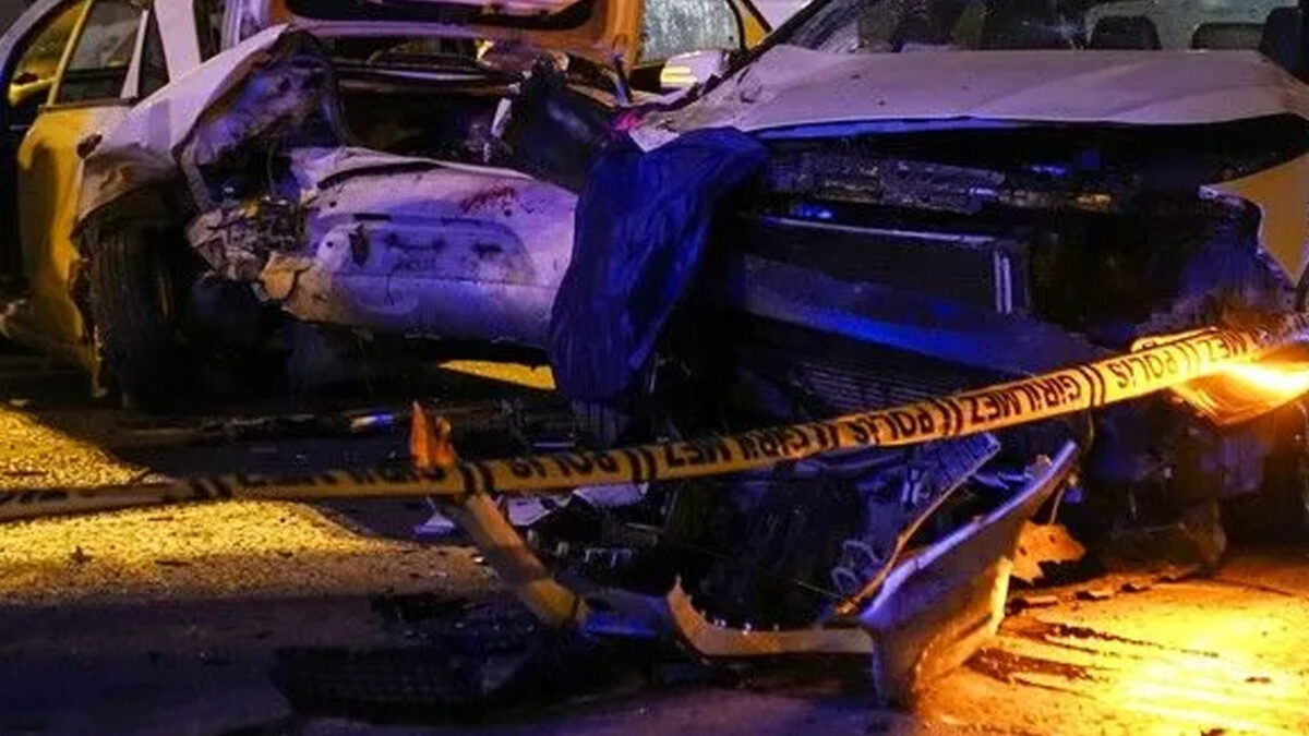 Ankara'da iki otomobil çarpıştı: 3 ölü, 4 yaralı