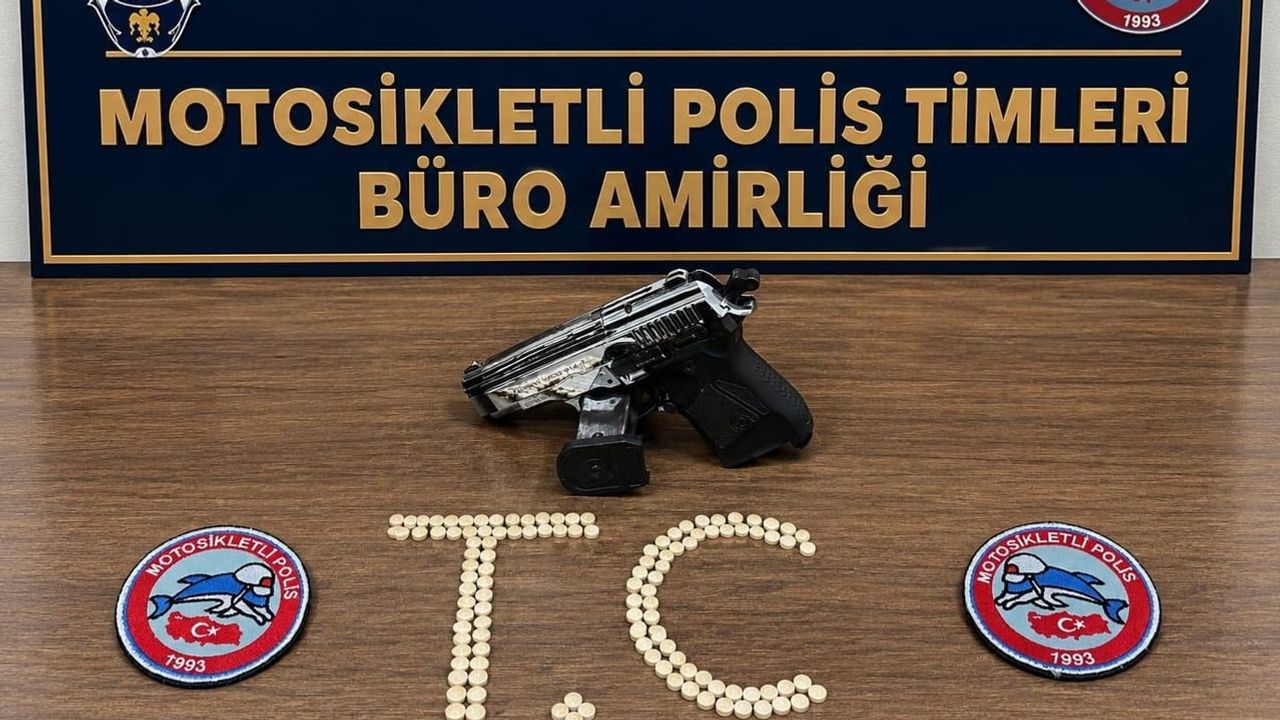 Antakya'da gece operasyonu: motosikletli timlerden 119 captagon ve kurusıkı tabanca ele geçirildi