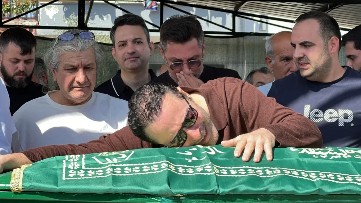 Atilla Taş'ın kızı Sezen Taş son yolculuğuna uğurlandı