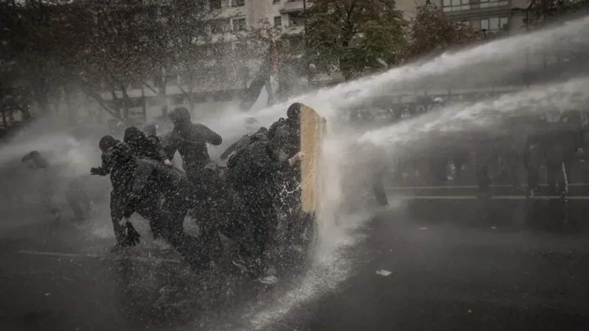 Avrupa'ya geçen ay protestolar damga vurdu!