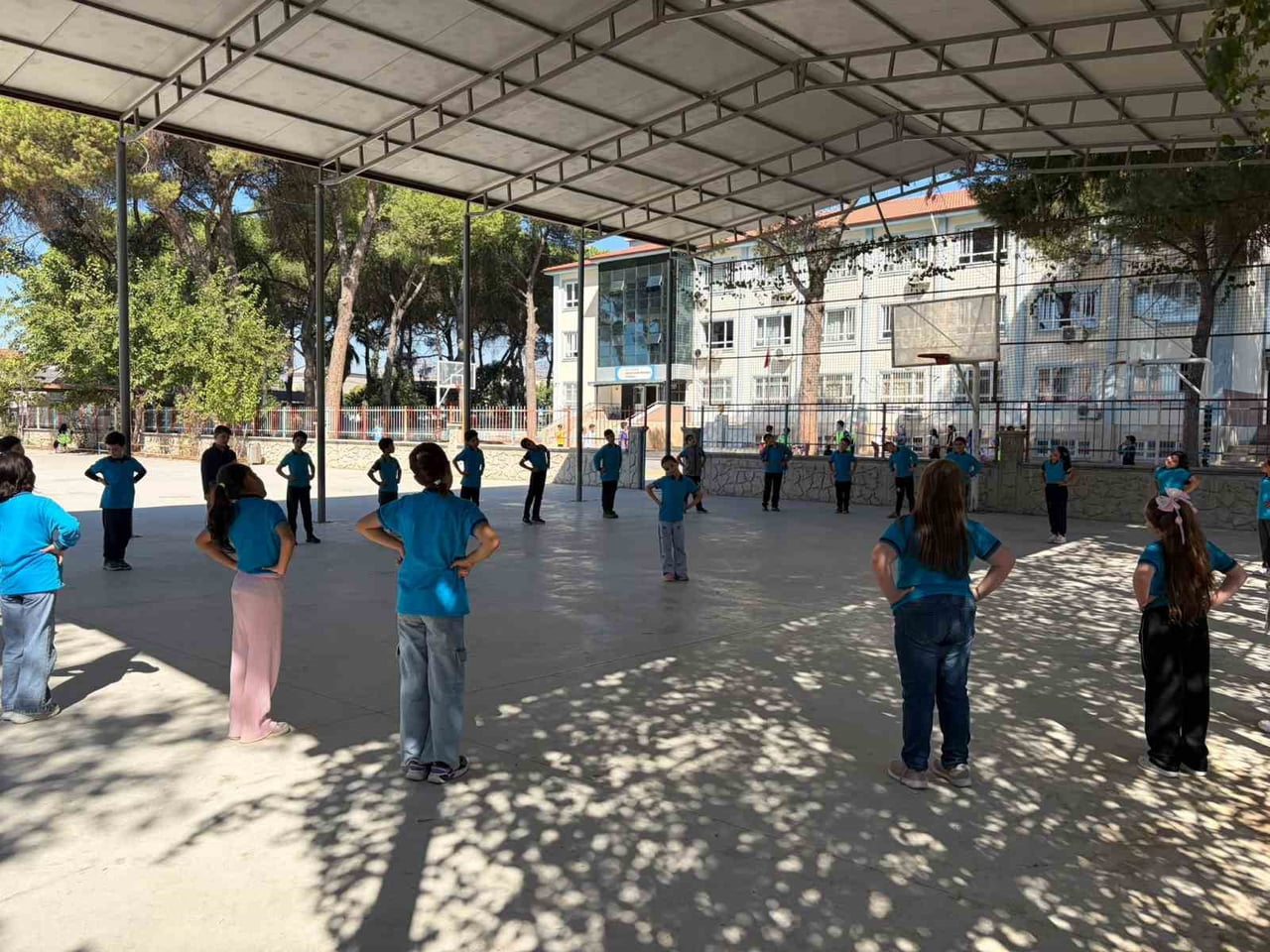AYDIN'DA EĞİTİM GÖREN İLKOKUL ÖĞRENCİLERİ, “SPORA İLK ADIM” PROJESİ İLE HEM SPOR ALIŞKANLIĞI...