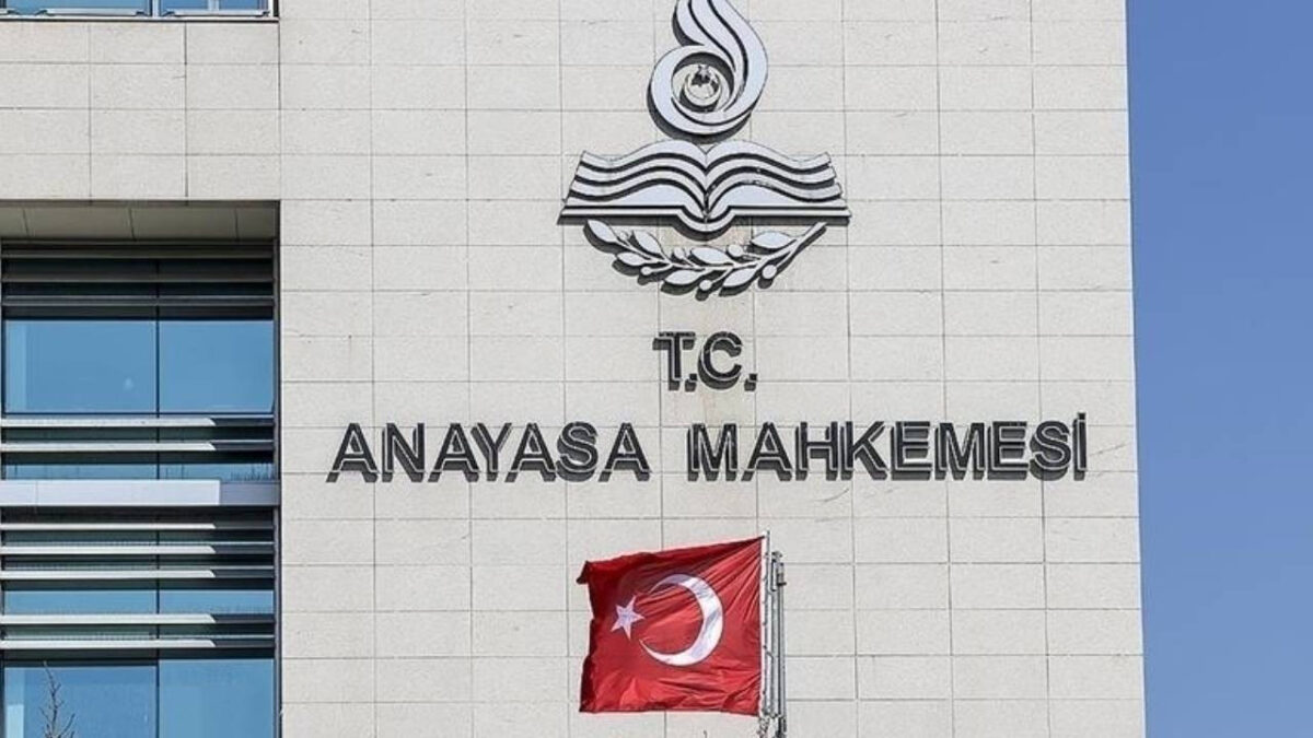 AYM’den eğitim hakkı kararı: İki öğrenciye 100 bin TL tazminat