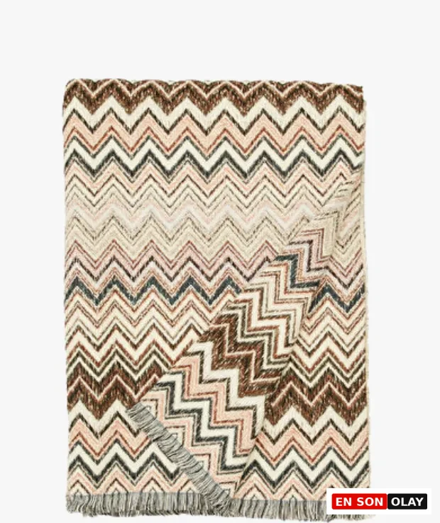 Küçük kış bahçesi dekorasyonu için Missoni Home çok renkli throw battaniye