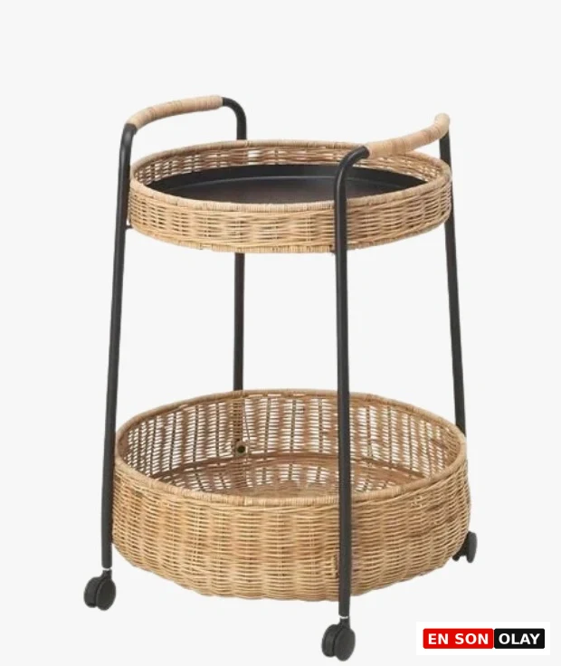 Küçük kış bahçesi için IKEA LUBBAN rattan tekerlekli yan sehpa