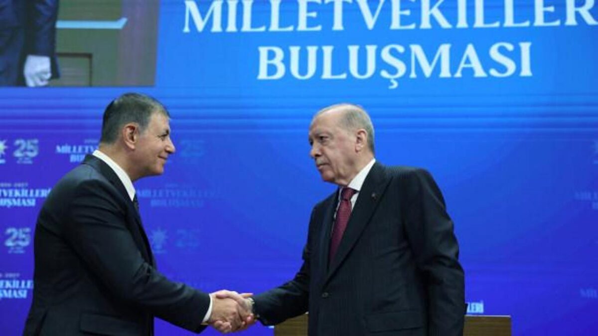Belediye başkanları neden parti değiştiriyor?