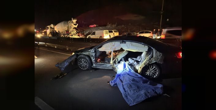 Bingöl'de bariyere çarpan otomobilde 2 ölü, 2 yaralı