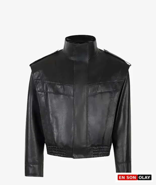 Siyah oversize unisex deri ceket, yüksek yakalı ve elastik bel detaylı modern tasarım, sade arka plan üzerinde.