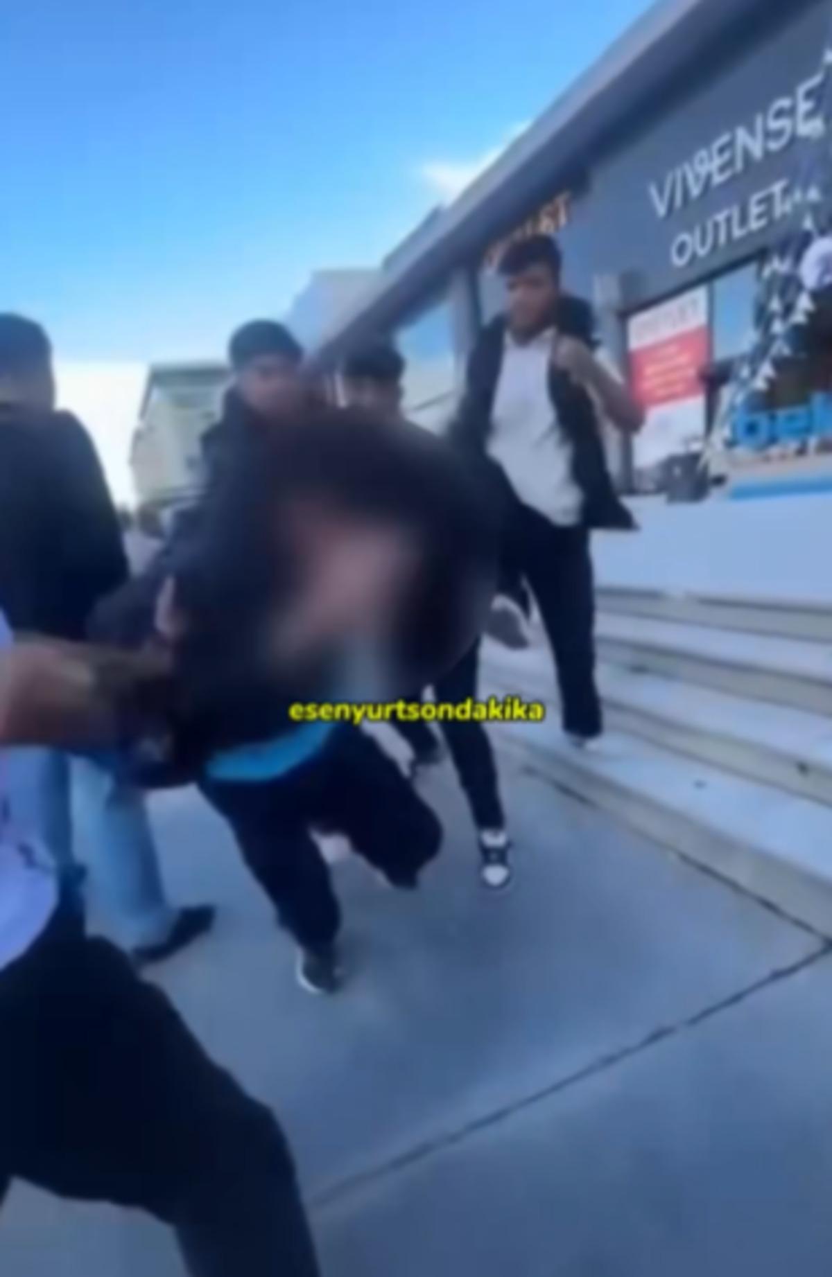 Bu kez Esenyurt! Okul çıkışı önünü kesip, acımasızca darbettiler 3