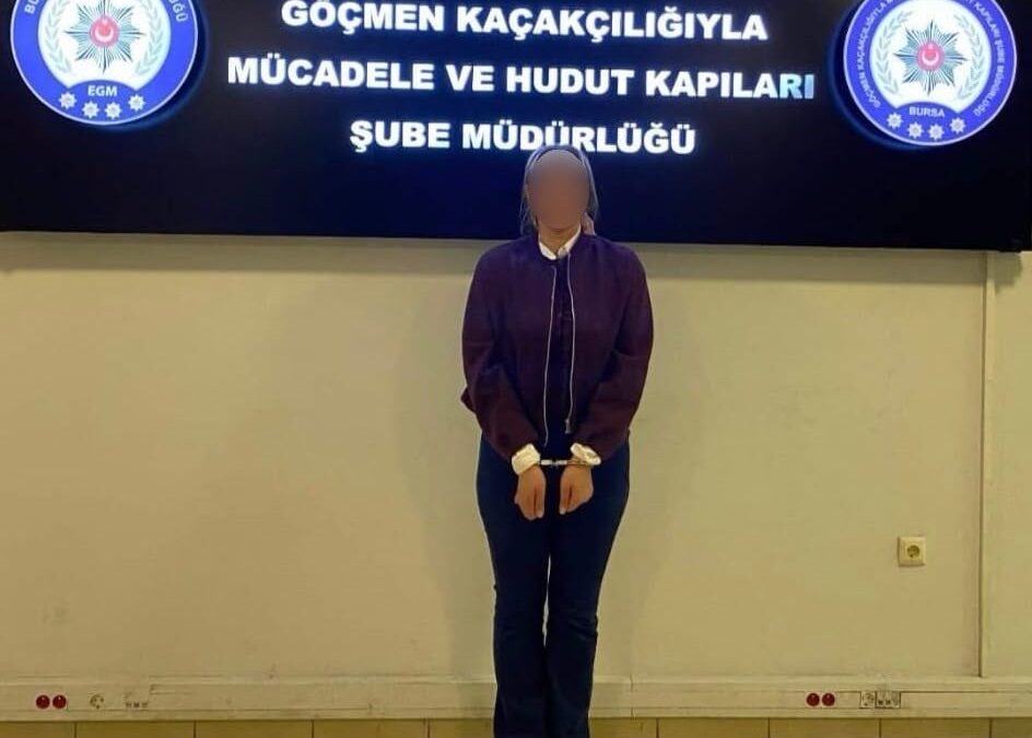 Bursa’da kendisini avukat olarak tanıtıp, vatandaşları dolandırdı