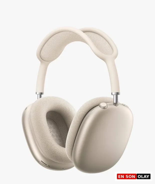 Bej renk Apple AirPods Max kablosuz kulak üstü kulaklık, örgü kafa bandı ve yumuşak kulak yastıklarıyla önden üç çeyrek açıdan görünüm.