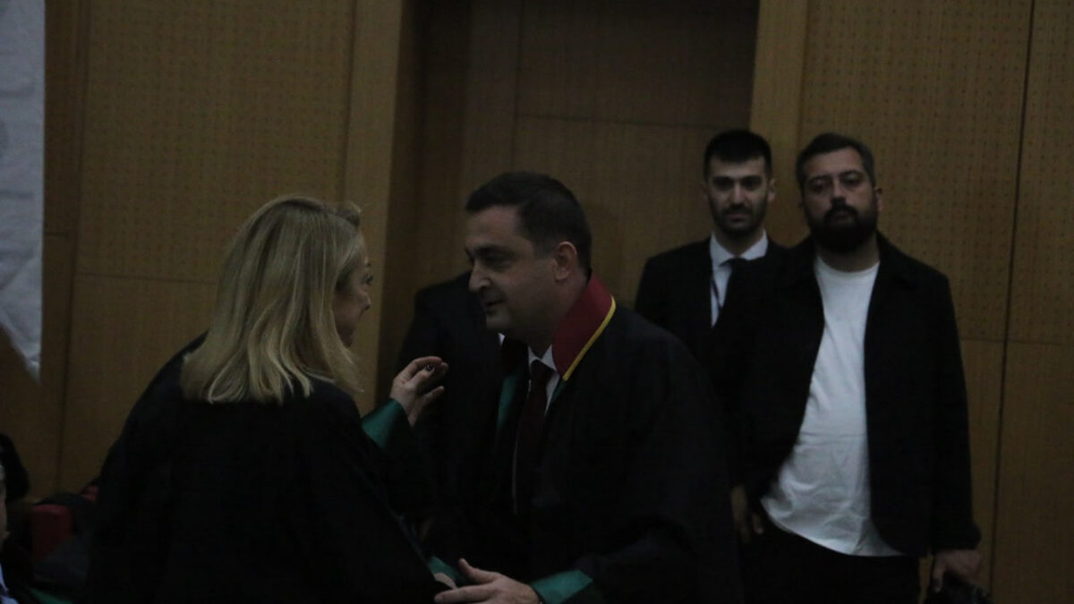 Caner Karakadılar alkışlarla baro başkanlığına veda etti!