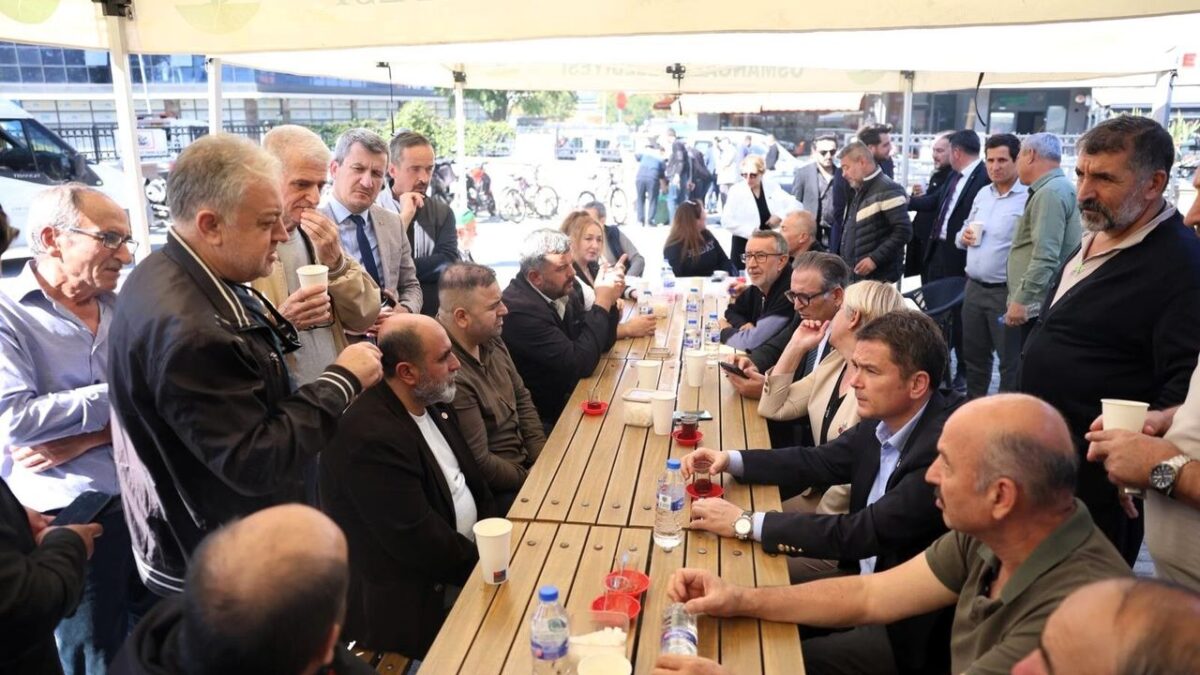 Başkan Erkan Aydın Mahallelerin Sesine Kulak Veriyor