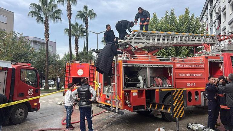 Dumanlar binayı sardı, büyük panik yaşandı 80 kişi tahliye edildi