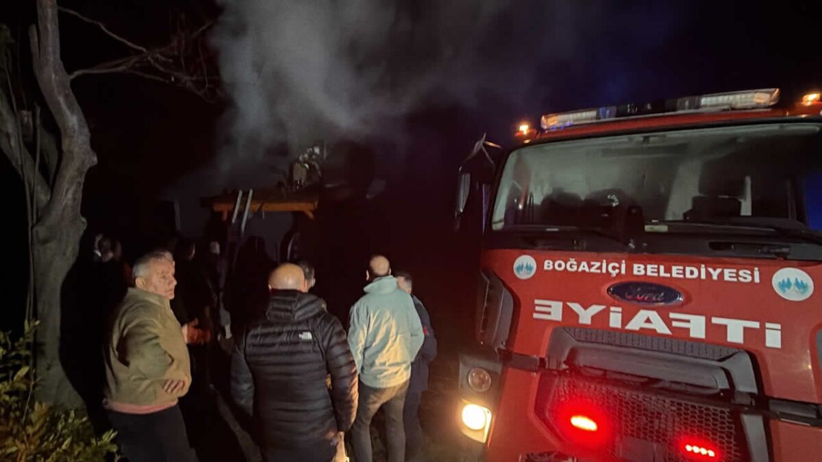 Düzce’de 2 katlı ahşap evde yangın paniği