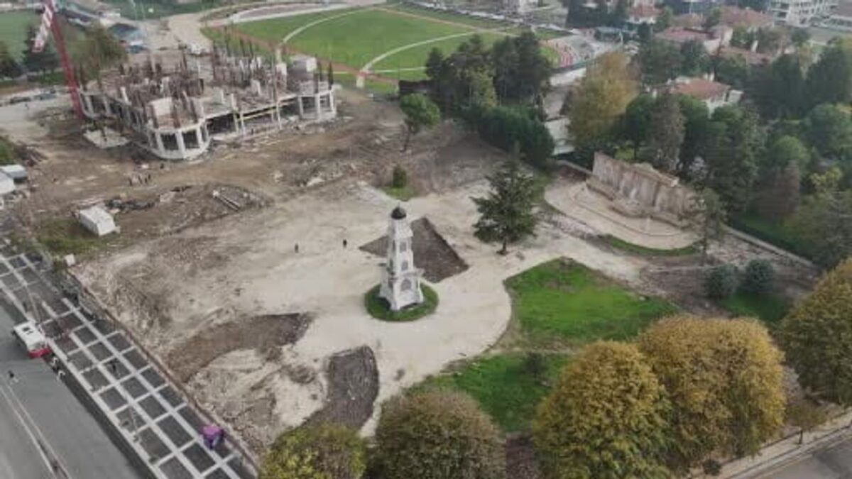 Düzce'de merkez park dönüşümü anıt eserle bütünleşiyor