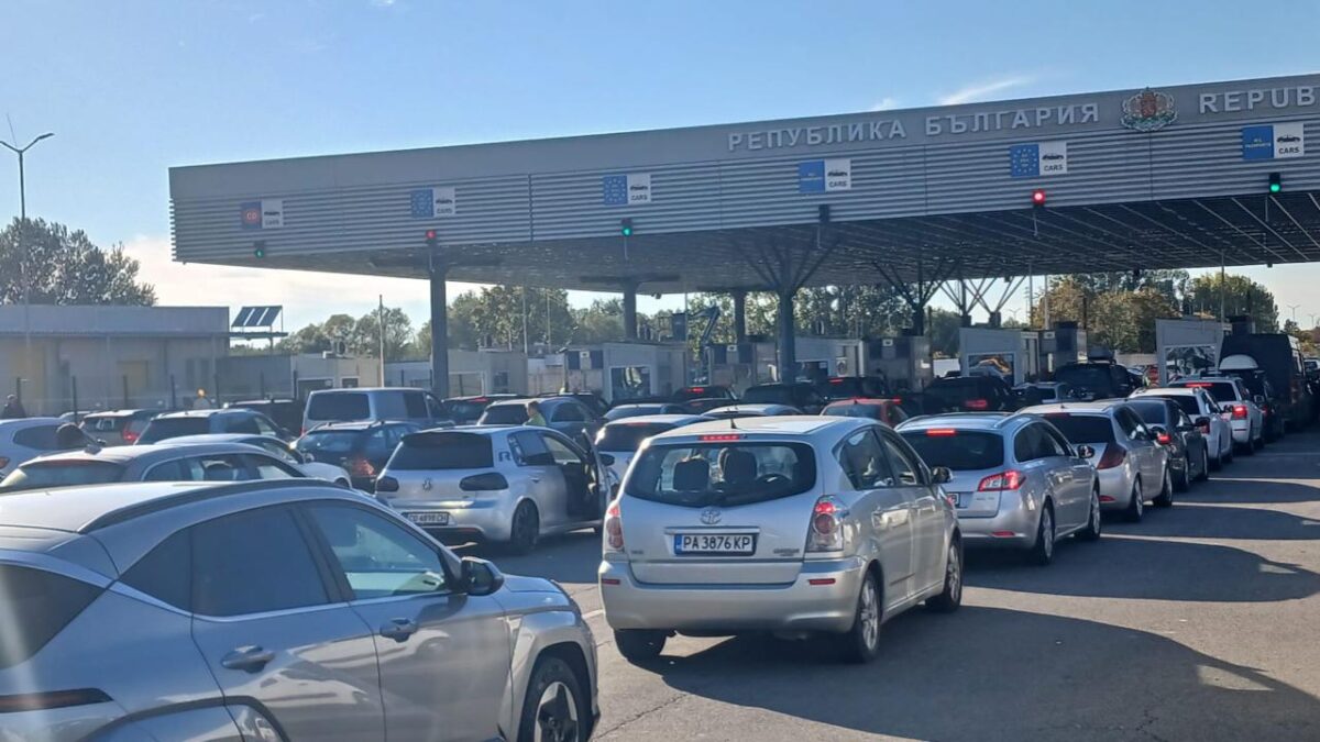 EDİRNE SINIRINDA TIR YOĞUNLUĞU! HAMZABEYLİ’DE KUYRUK UZADI, KAPIKULE’DE BEKLEYİŞ SÜRÜYOR