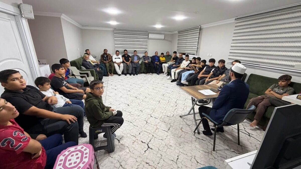 Erzin’de Vaiz Mehmet Özdemir’den Mus’ab bin Umeyr Semineri