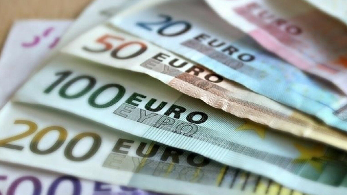 Euro 17 ayın en düşük seviyesine geriledi!