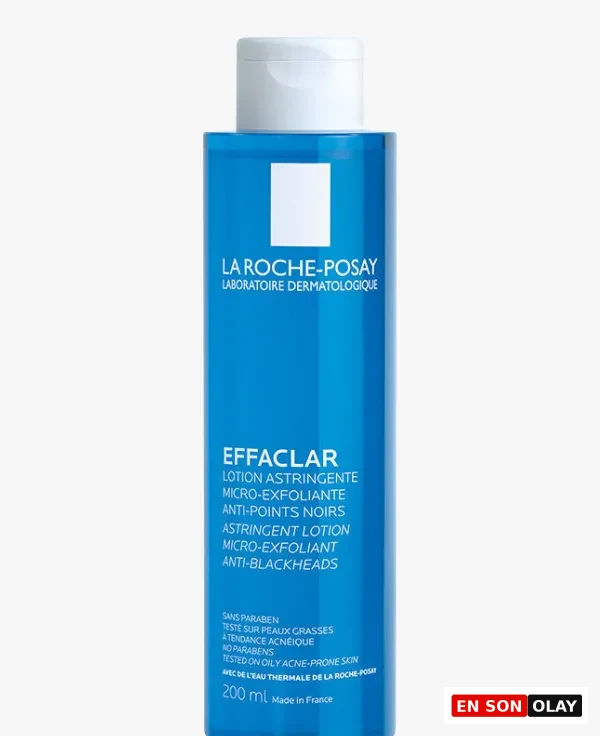 La Roche-Posay Effaclar serisine ait, yağlı ve akneye eğilimli ciltler için tasarlanmış, mikro-eksfoliyan ve siyah nokta karşıtı bir ürün olan bu mavi şişeli sıkılaştırıcı losyon (tonik), salisilik asit içeriğiyle derinlemesine temizlik sunar.