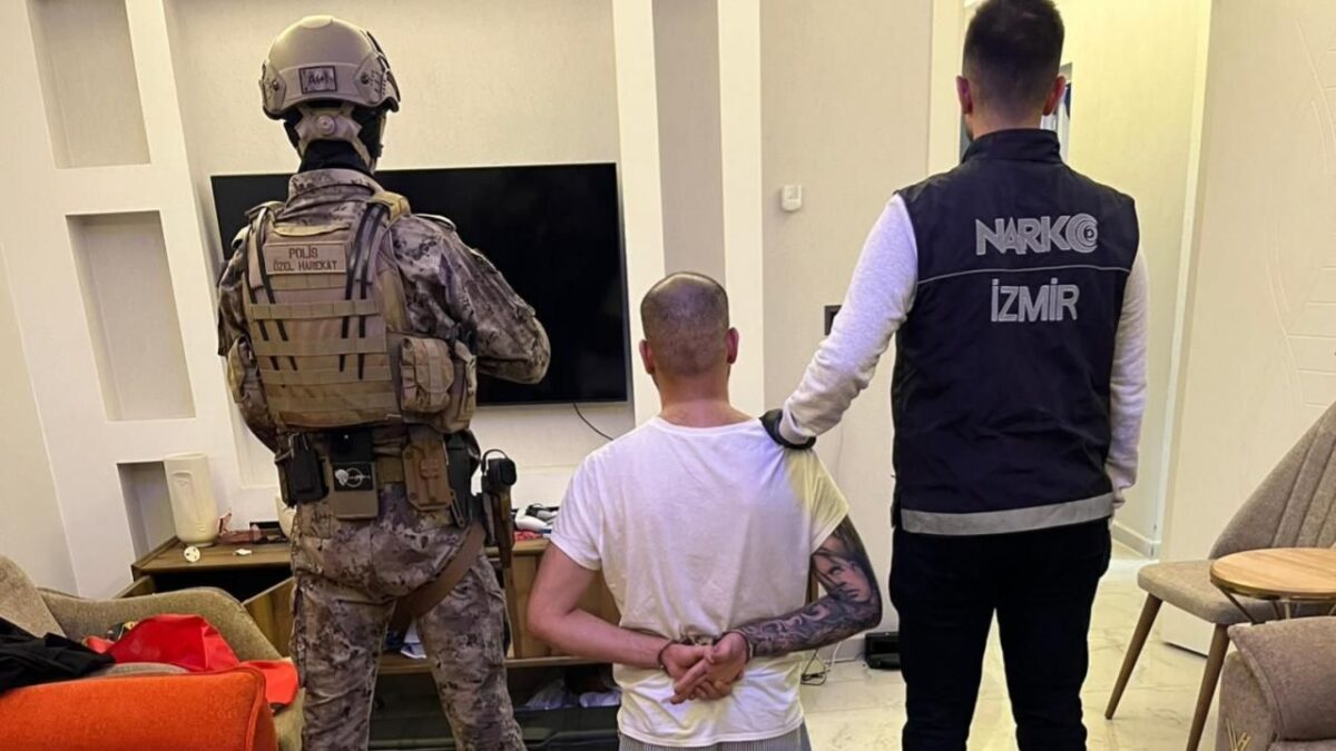 MİT ve Interpol’den ortak operasyon! Almanya’nın uluslararası düzeyde aradığı Valmir Berisha İzmir’de yakalandı