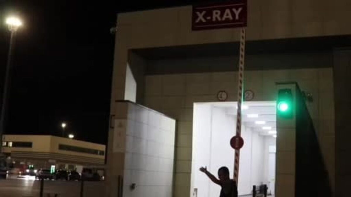 Gümrükte x-ray ile tespit edilen kamyonette koltuk altından 17 bin 121 kapsül çıktı