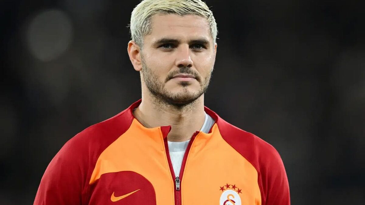 Icardi, sevgilisiyle yataktan fotoğraf paylaştı, düştüğü nota mesaj yağdı