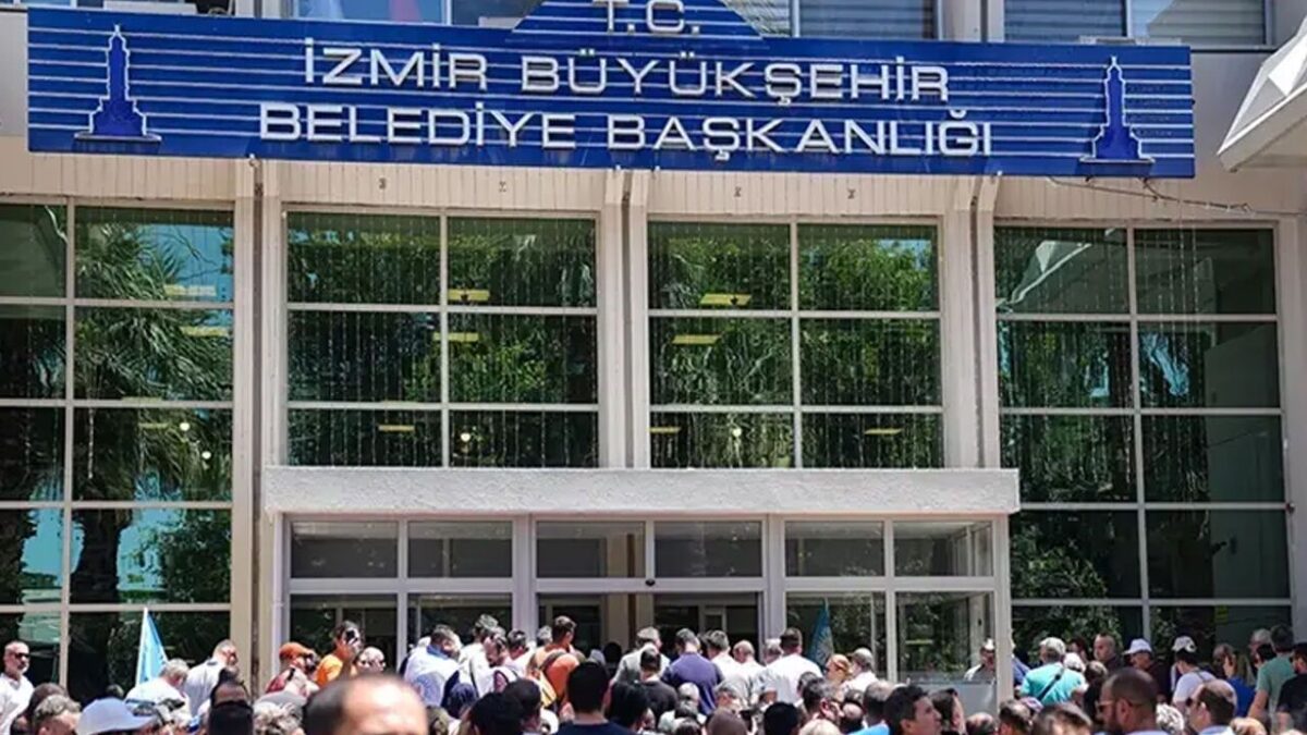 İzmir Büyükşehir Belediyesi'nde üst düzey istifalar! Ayrılma kararı aldılar