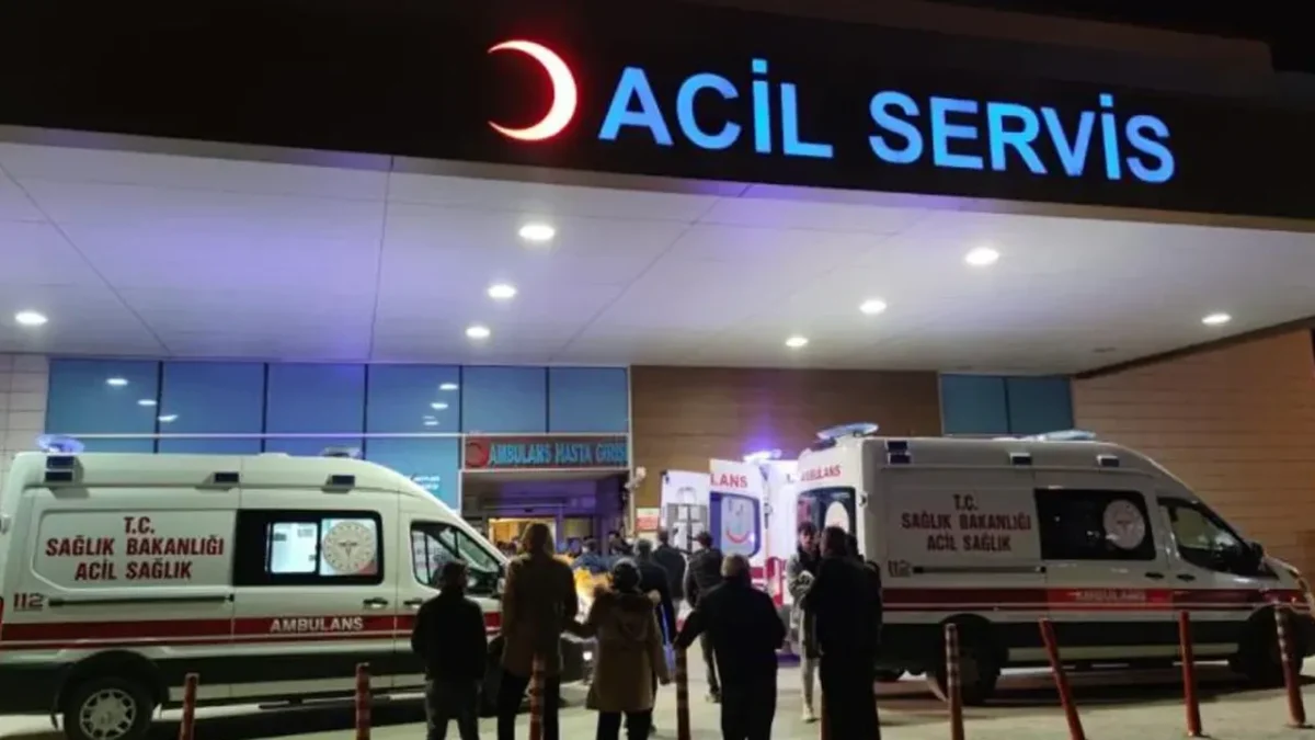 İzmir'de gıda zehirlenmesi şüphesi: 80 işçi hastaneye kaldırıldı