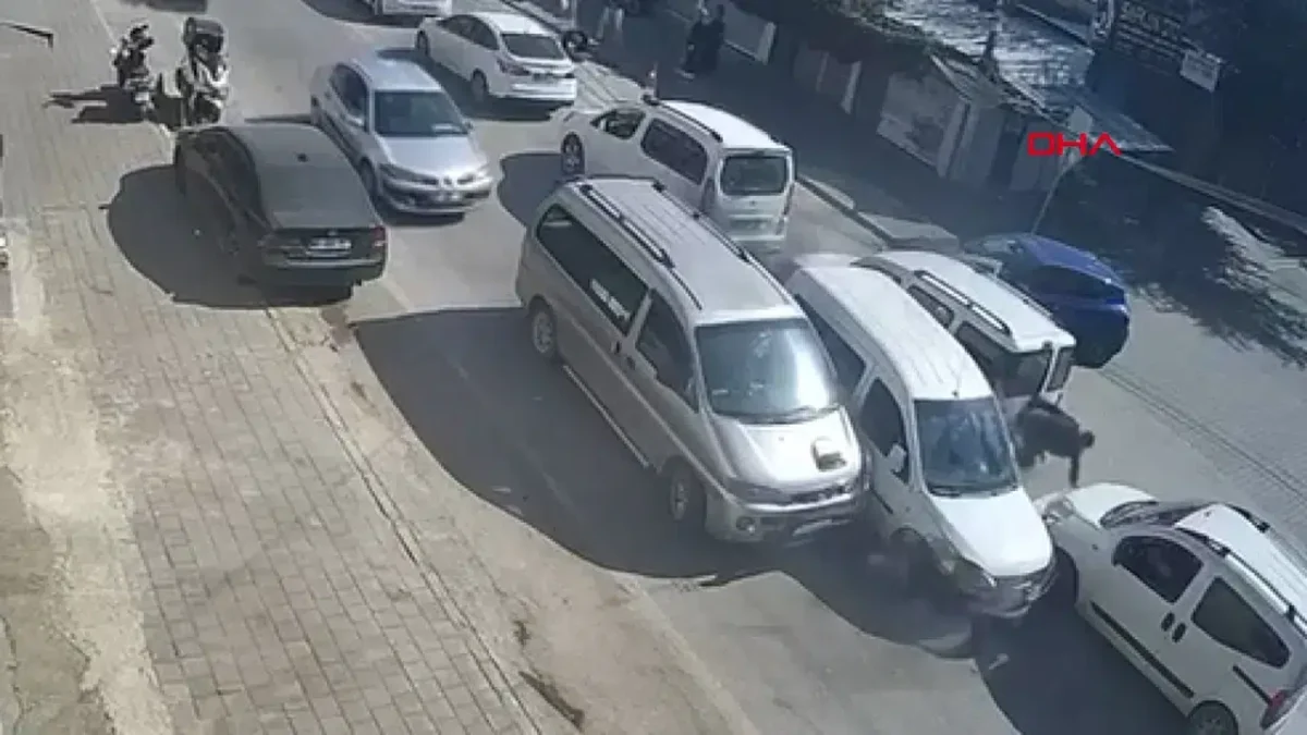 Adana’da Trafikte Dehşet: Aracı Gasbetti