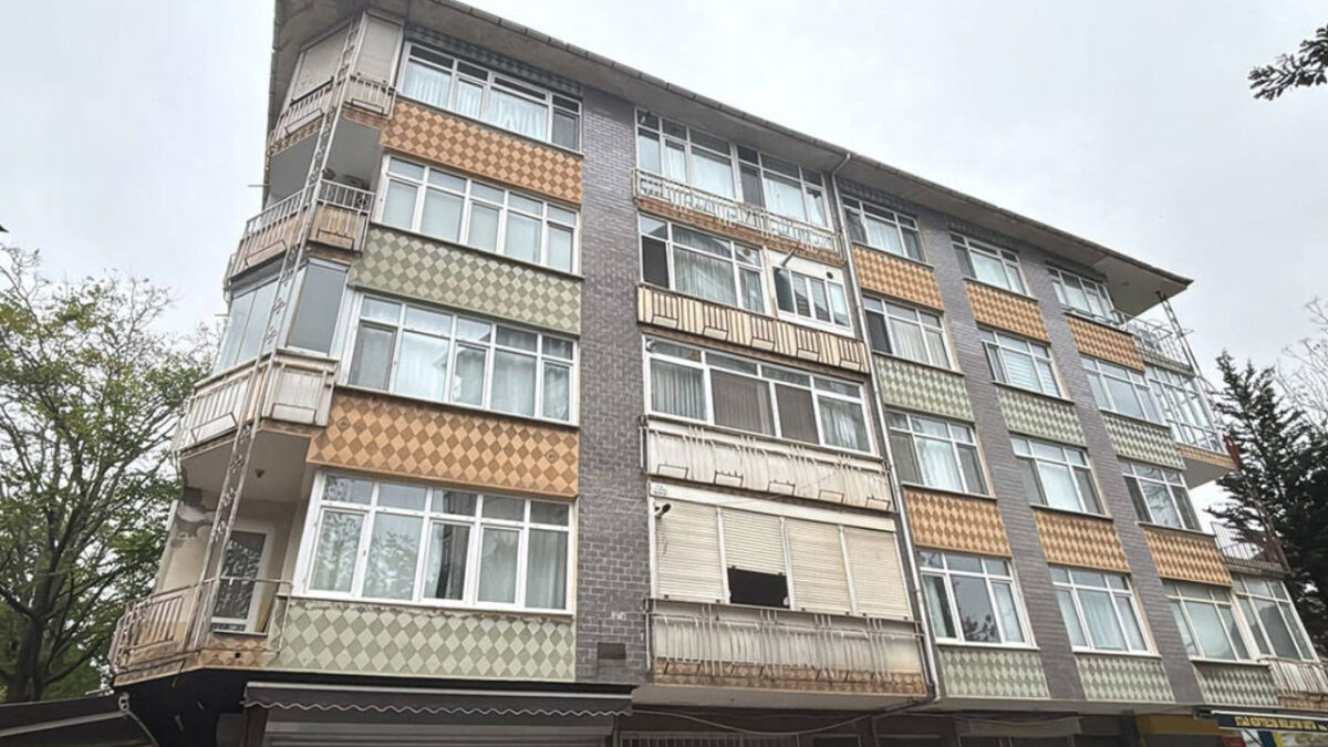 Kadıköy’de kolon ve kirişlerinde çatlaklar tespit edilen 3 bina için tahliye: Bize hiçbir güvence verilmedi