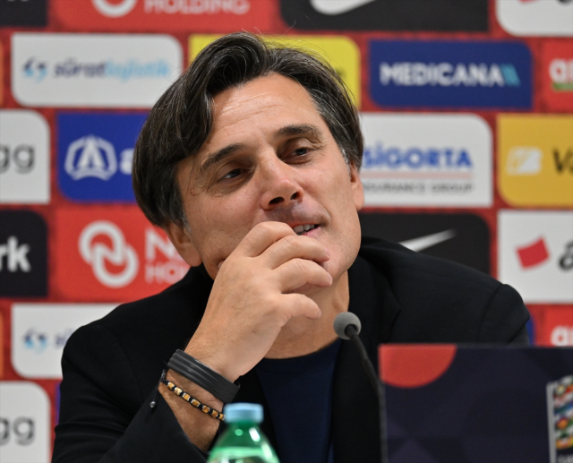 Kendi memleketinden Montella'ya kötü haber: Başı iyice dertte