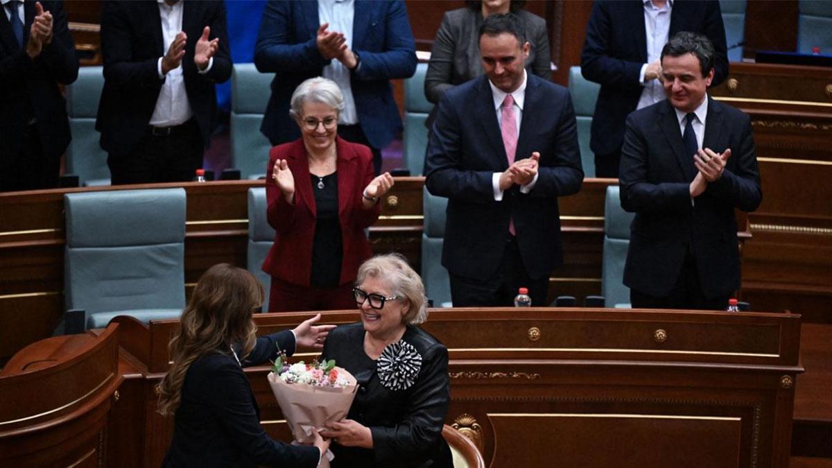 Kosova'da liderlik krizi şartlı kabulle sona erdi