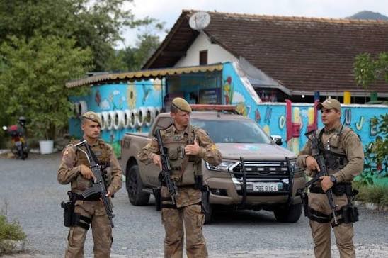 Kreşte dehşet! 13 çocuğu rehin aldı, binayı yakacaktı