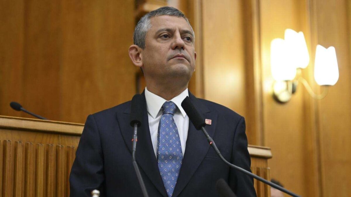 Kulisler çalkalanıyor: Özgür Özel'in adaylığını istemeyen 4 Yeni Partili kim? İşte Özel'e bayrak açanlar...