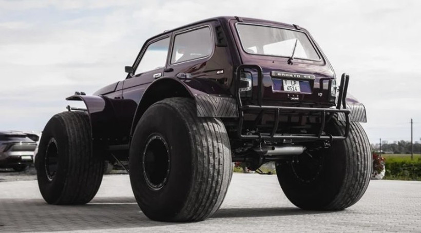 Lada Niva'nın nadir bulunan Marsh versiyonu Almanya'da 19 bin 999 avroya satışa çıkarıldı - Resim : 1