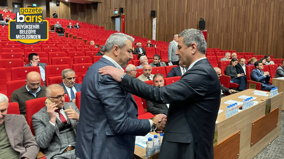 Lütfü Obuz meclise geldi ilk AKP’li ismin yanına gitti