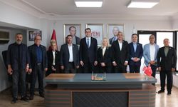 CHP’den istifa etmişlerdi… 5 meclis üyesi YENİ Parti’de!